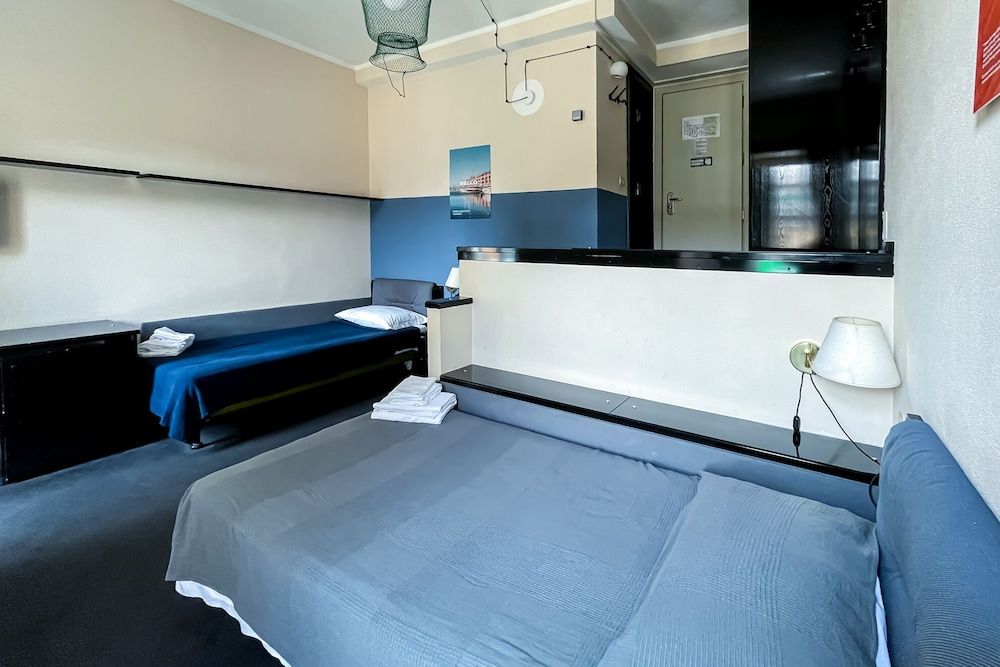 Hotel Britannia Standard Twin Room 3