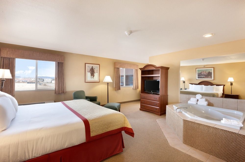 1 king Mini Suite no smoking no pets allowed
