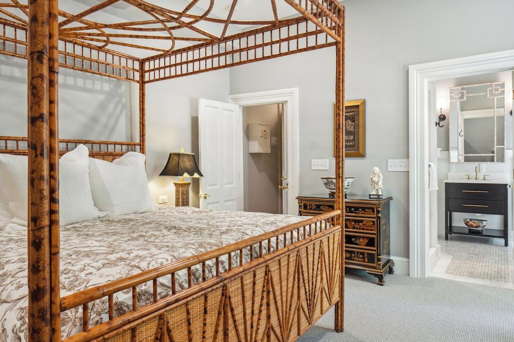 Deluxe Room, 1 King Bed (Asian Suite (at Tidewater House))