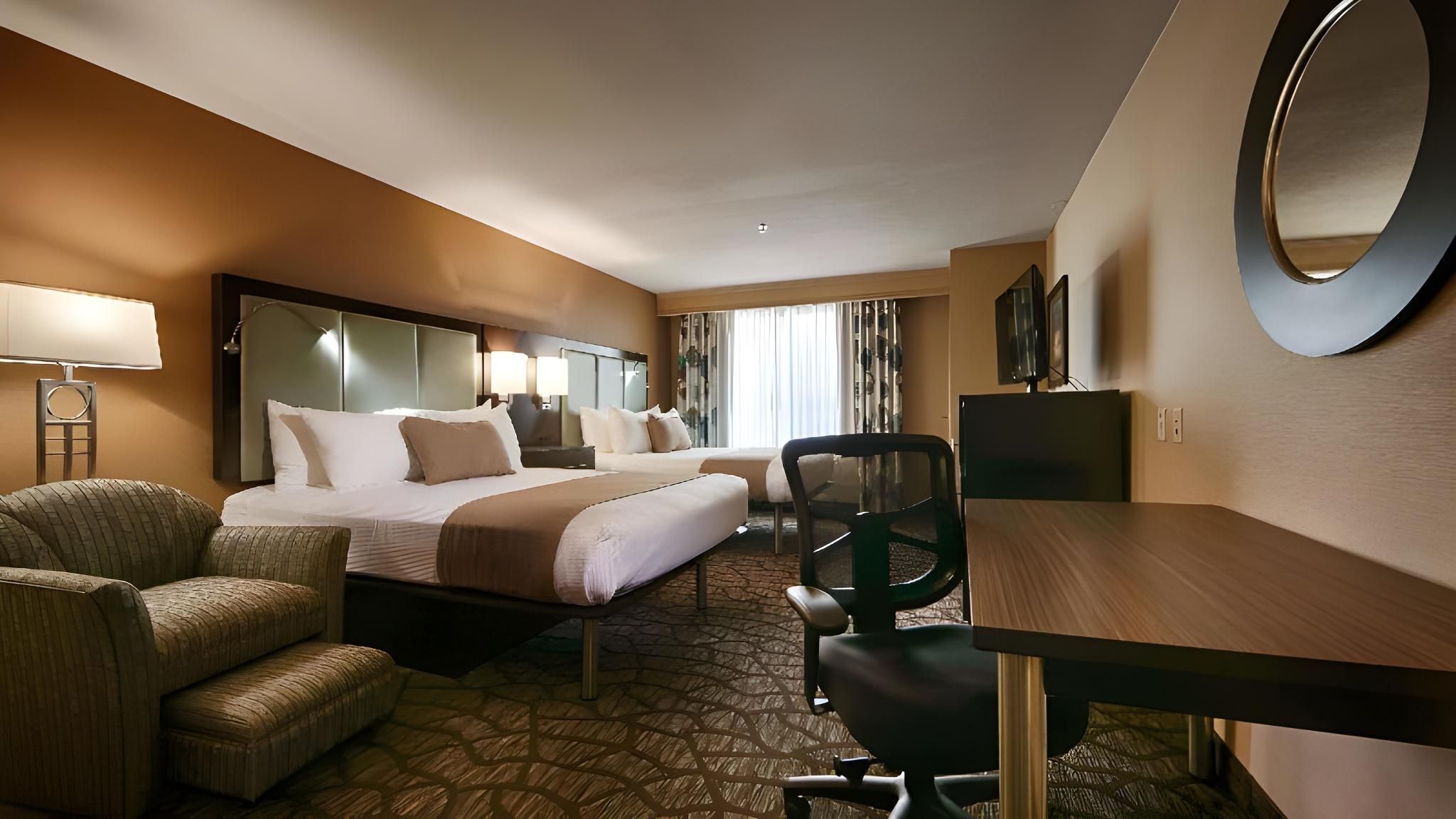 Best Western Plus Oceanside Palms Accessibility - 2 Queens, Roll-in Shower, Nonsmoking