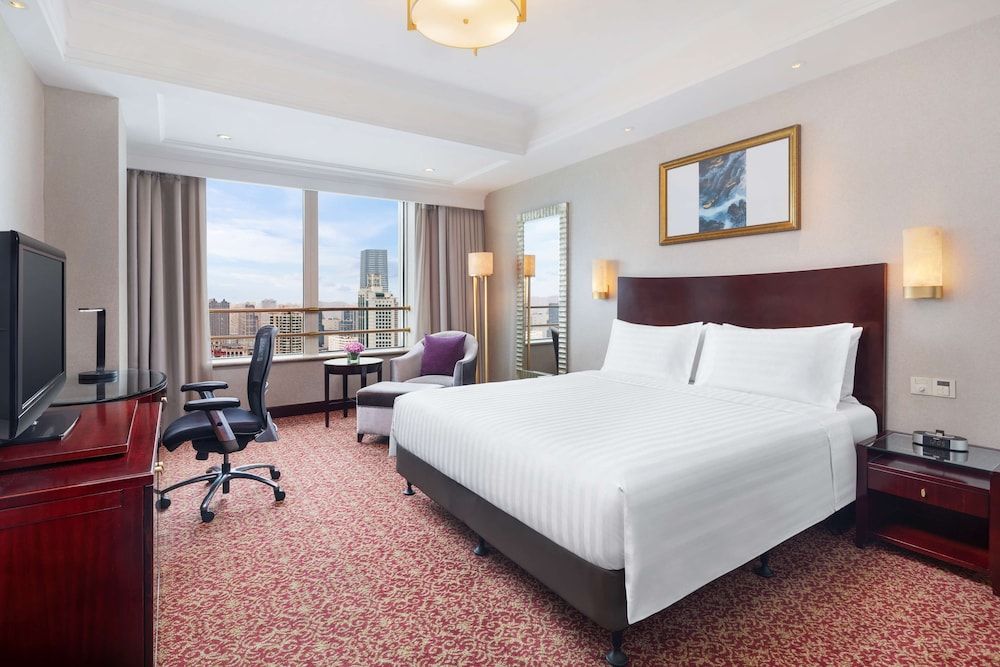 undefined Radisson Blu Hotel Shanghai New World 5