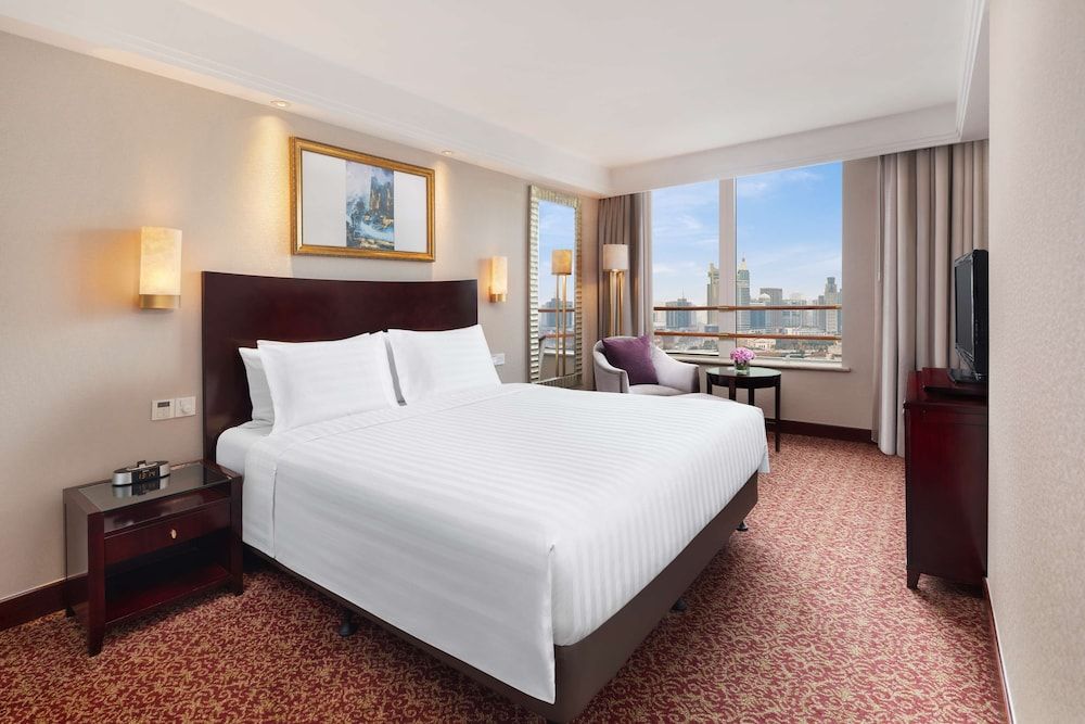 undefined Radisson Blu Hotel Shanghai New World 4