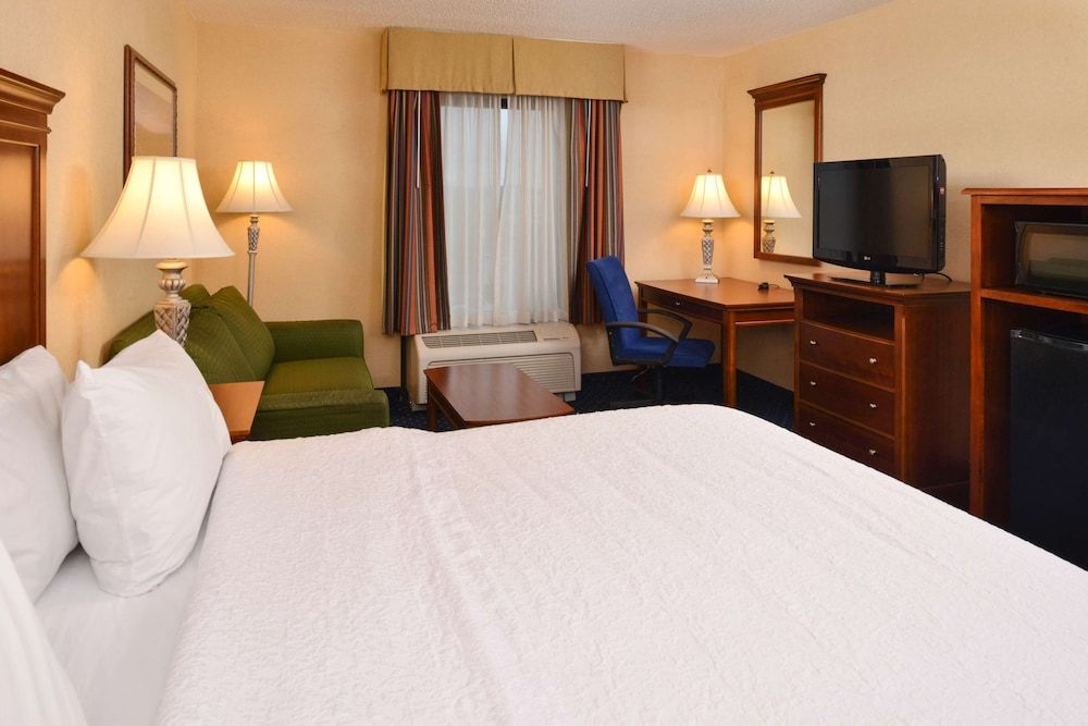 One King Bed, Non-Smoking, Accessible