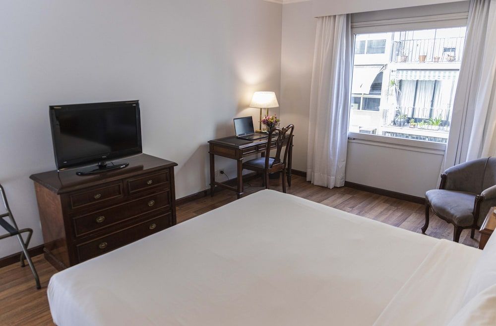 Cyan Americas Towers Hotel Executive Double Room 3