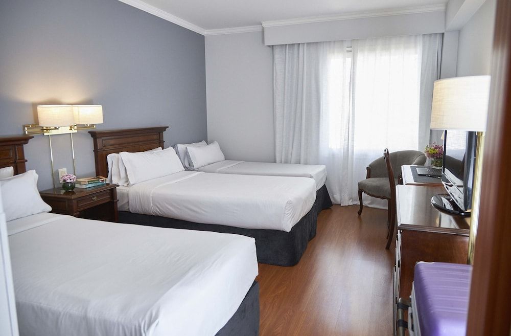 Cyan Americas Towers Hotel Executive Double Room