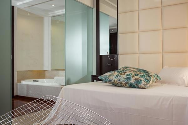 Suite with Hot Tub