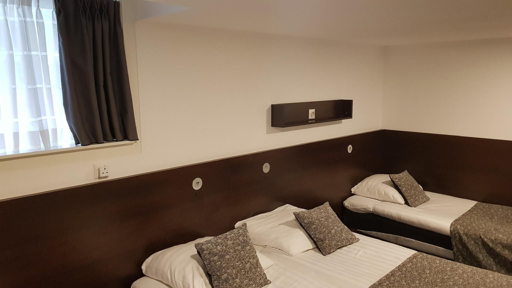 Souterrain Triple Room
