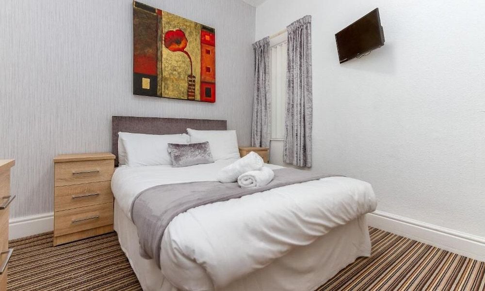 The Sandringham Court Hotel and Apartment Double Room 6