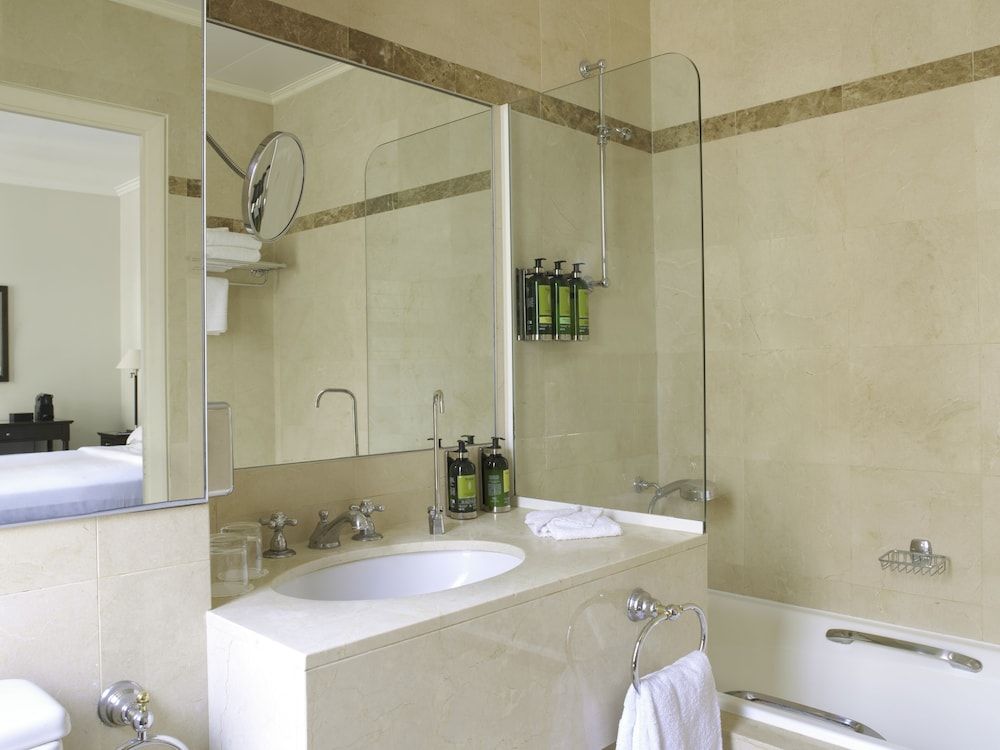 undefined Hotel Royal Saint Honoré Paris Louvre 10