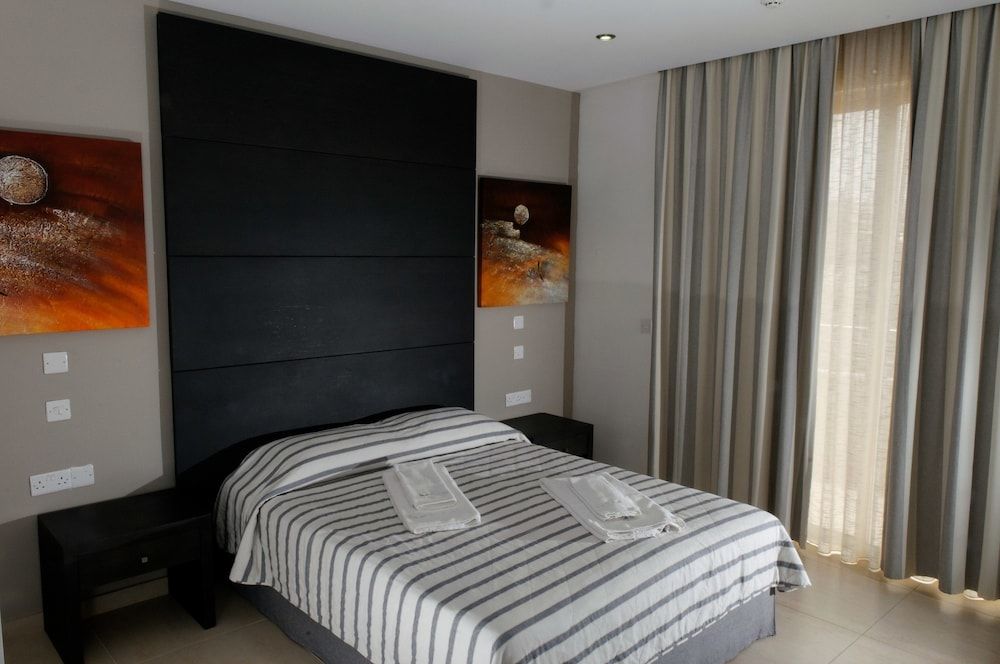 Capital Coast Resort & Spa Standard Room (Inland View no balcony) 3