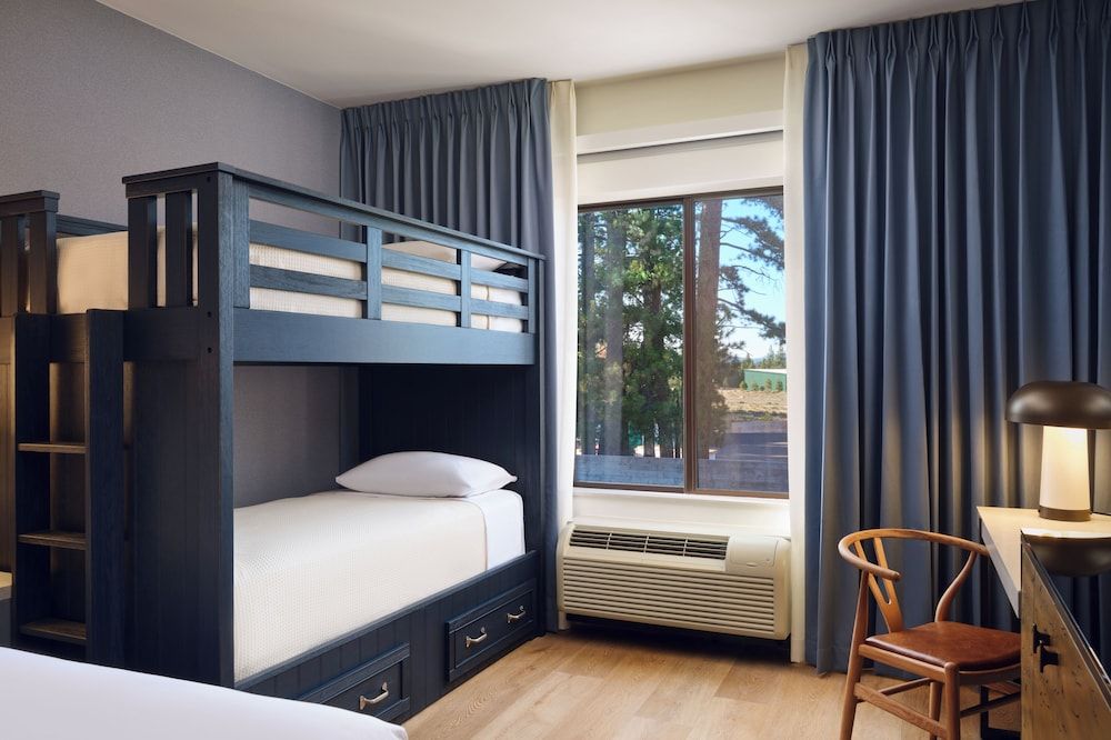 Family Room, Multiple Beds