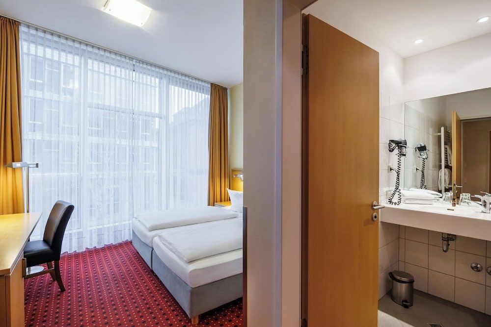 Airporthotel Berlin Adlershof Business Double Room 3