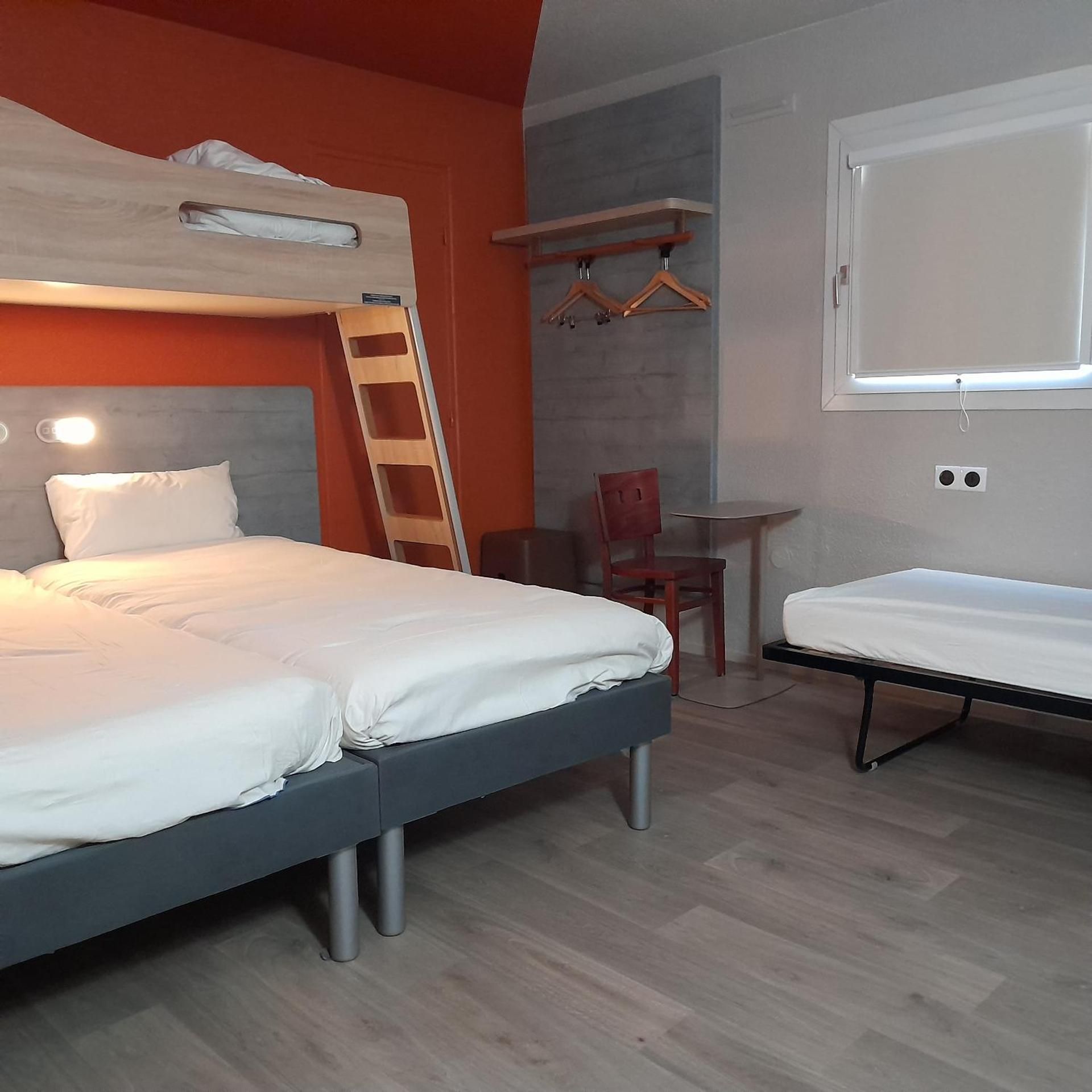 Standard Twin Room With Twin Beds
