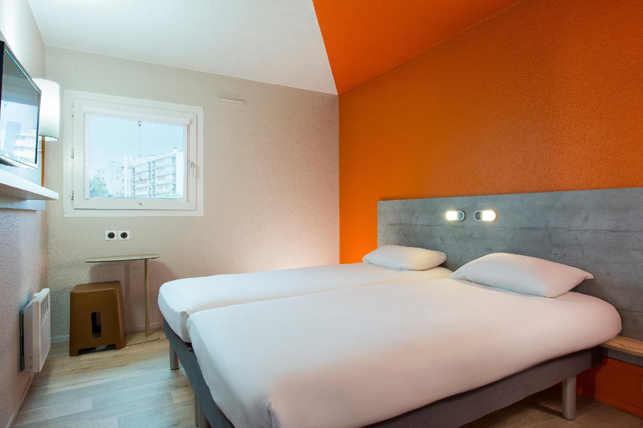 Standard Twin Room With Twin Beds