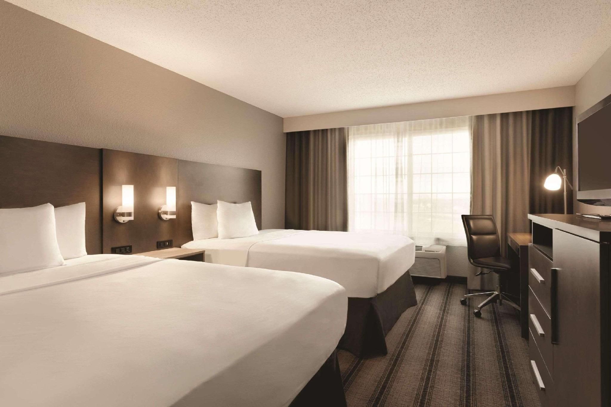 2 Queen Beds, Nonsmoking, Accessible