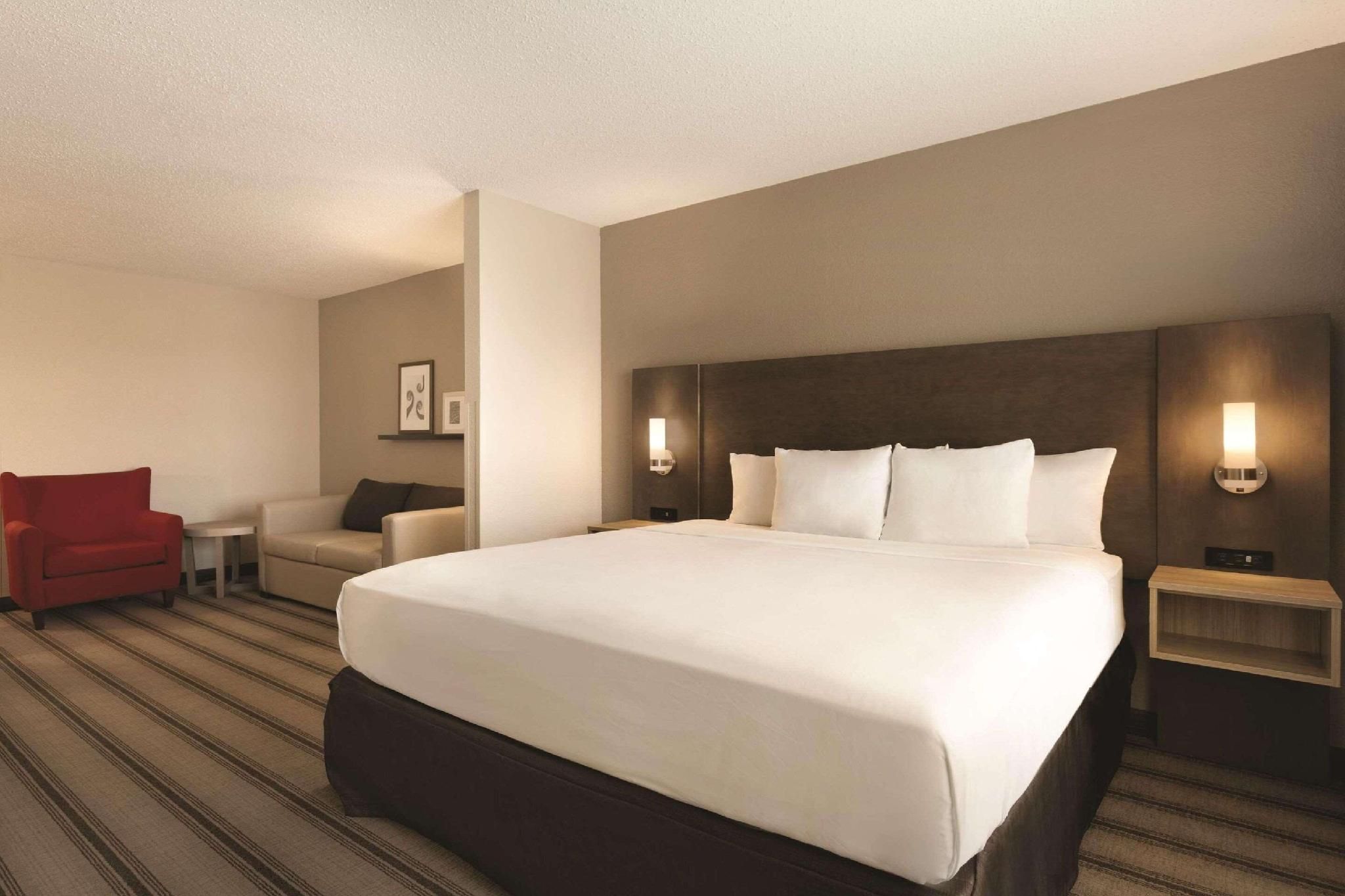 1 King Bed, Nonsmoking