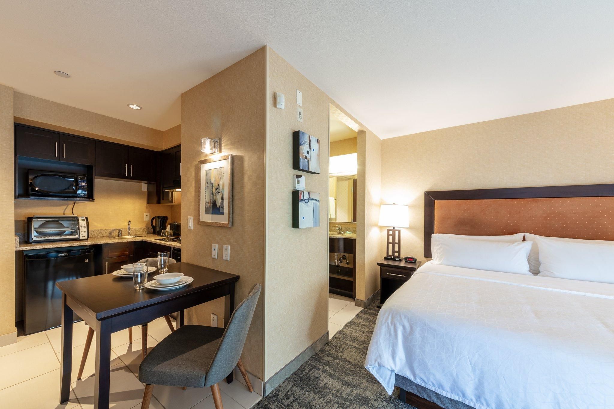 1 King Suite