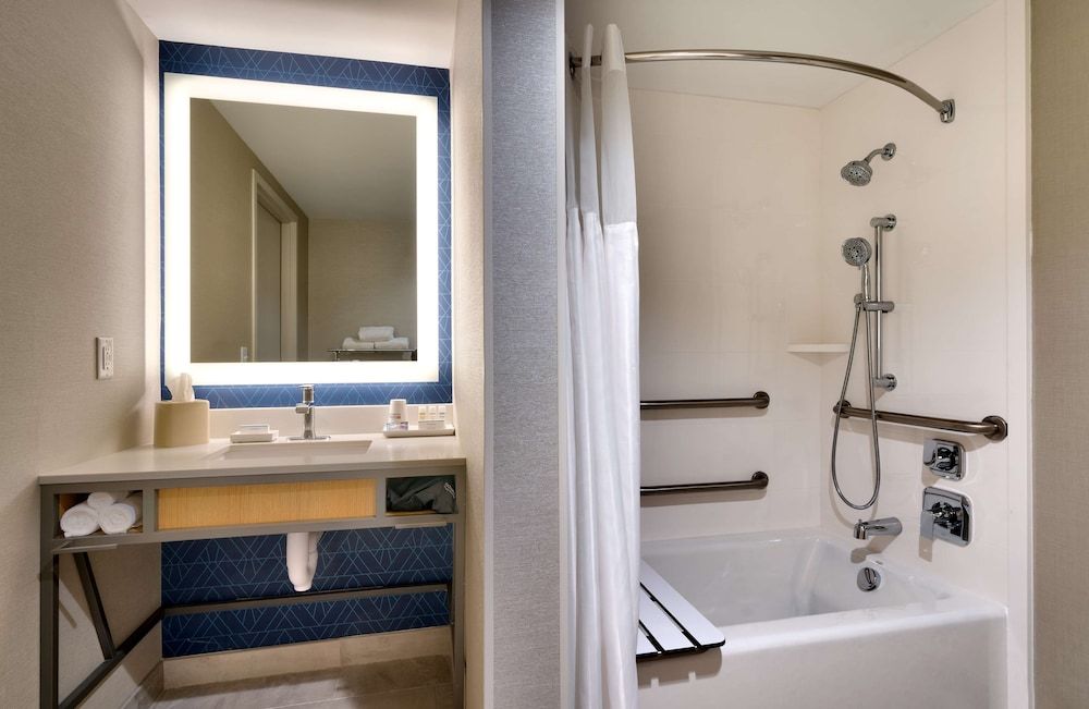 Room, 2 Queen Beds, Accessible (Hearing)