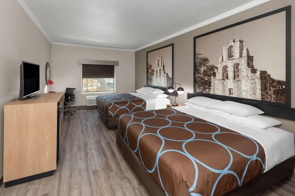 Room, Non Smoking (2 King Beds)