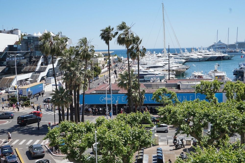 Hotel Splendid Cannes Classic Double Room, Sea View 3