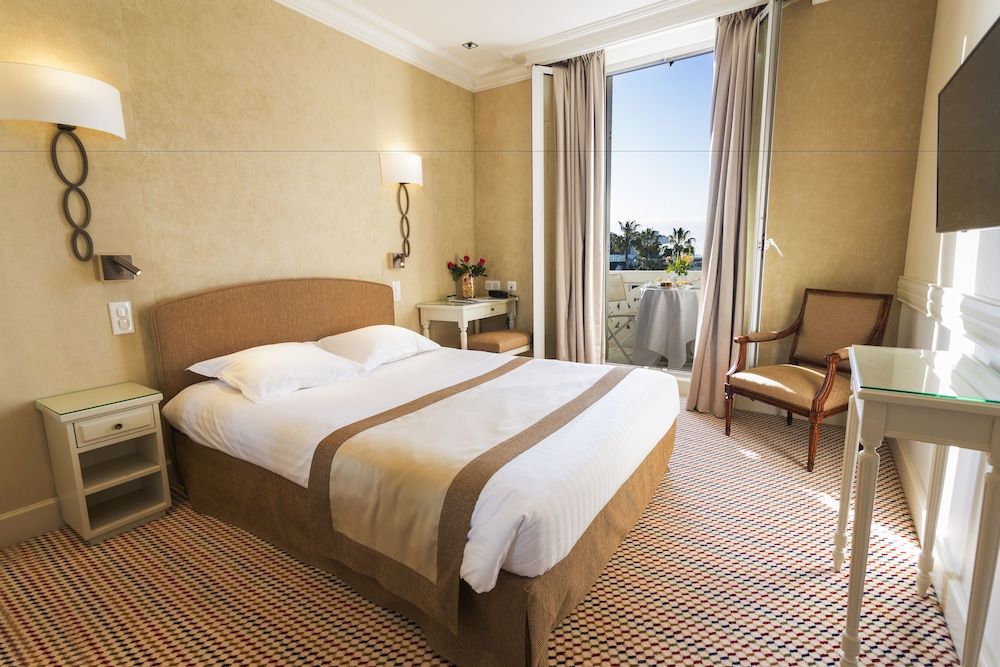 Hotel Splendid Cannes Classic Double Room, Sea View 2
