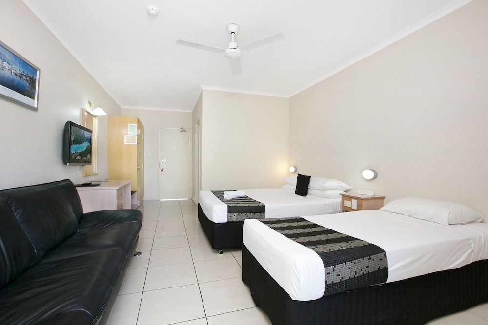Cairns City Sheridan Twin Room, Balcony 2