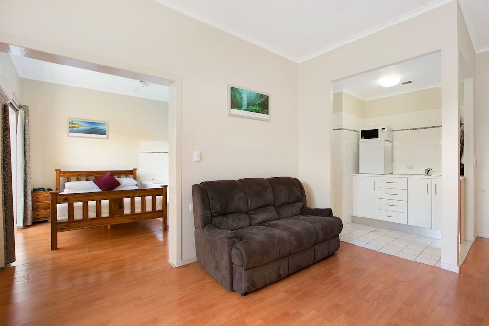 Suite, 1 Queen Bed, Jetted Tub