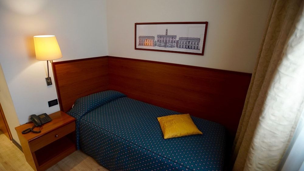 Classic Hotel Tulipano Single Room