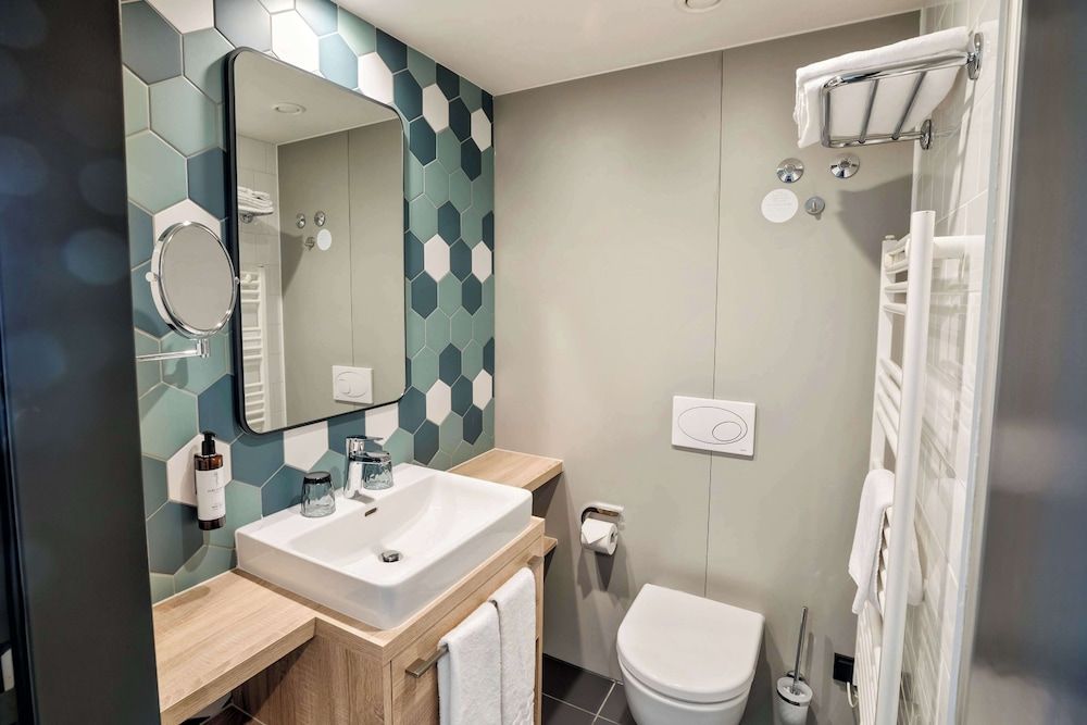 Spark by Hilton Vienna Messe Prater Room, 1 King Bed 5