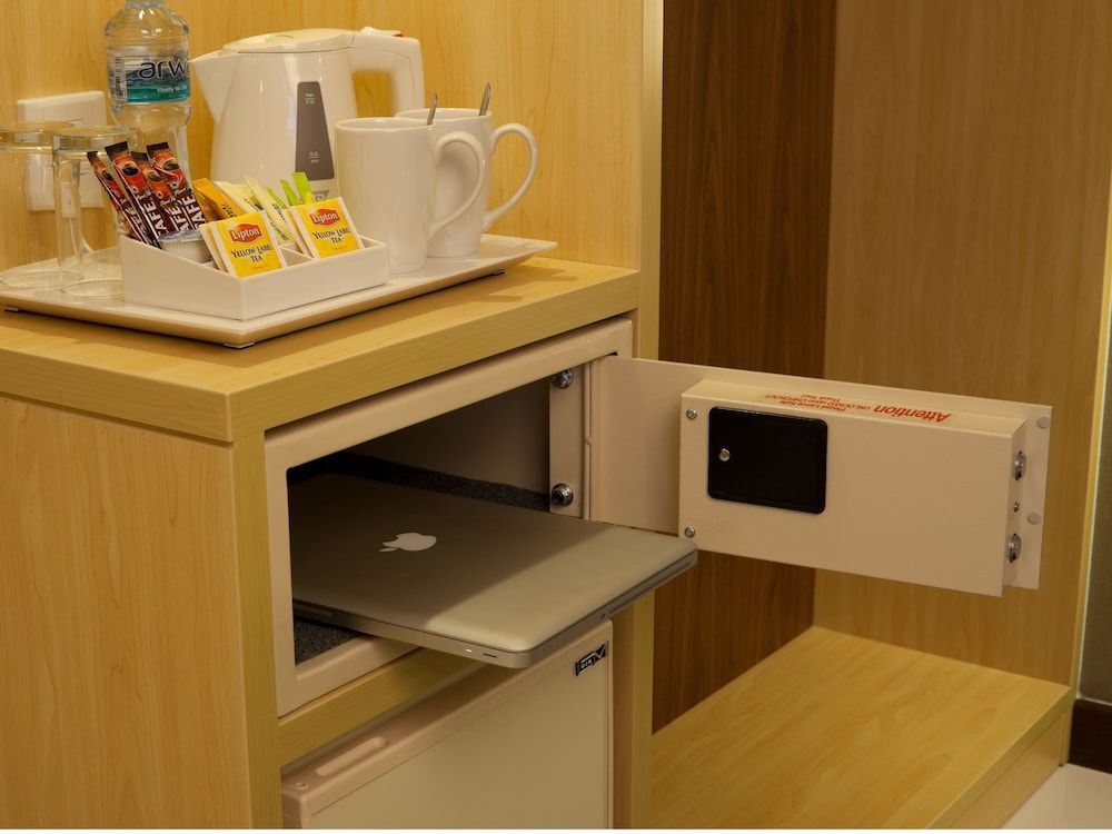 Citymax Hotel Sharjah Twin Room, 2 Twin Beds 5