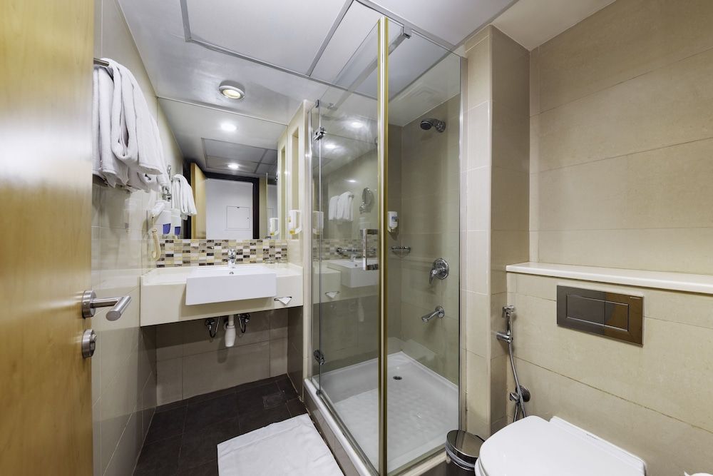 Citymax Hotel Sharjah Twin Room, 2 Twin Beds 4