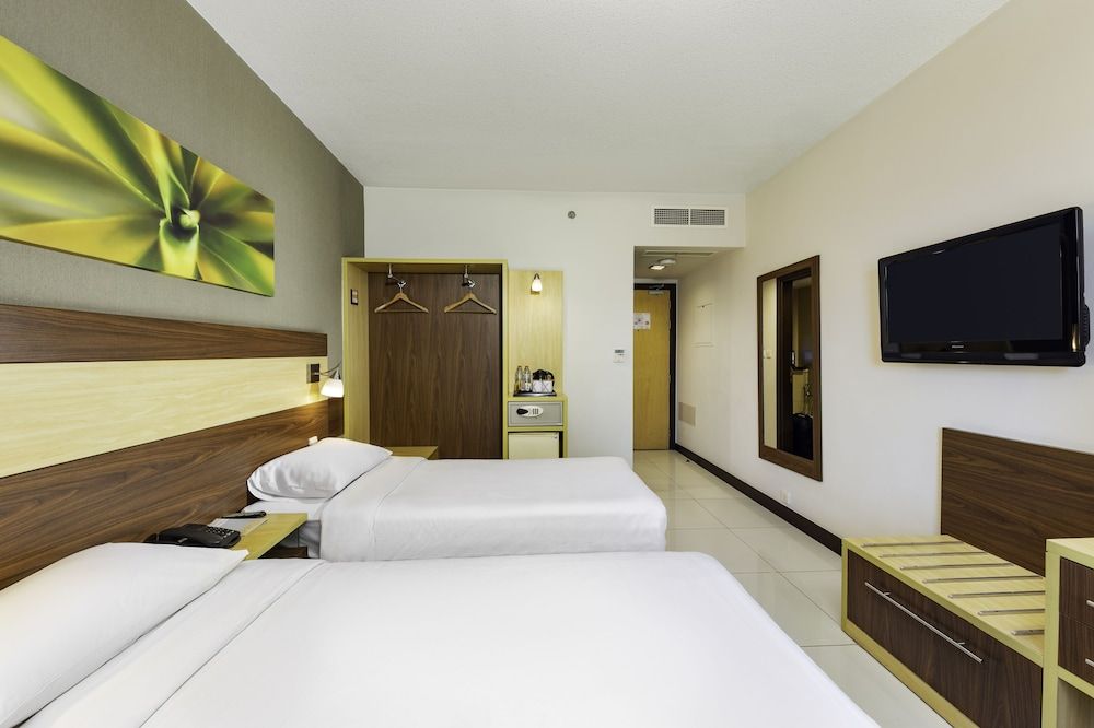 Citymax Hotel Sharjah Twin Room, 2 Twin Beds 2