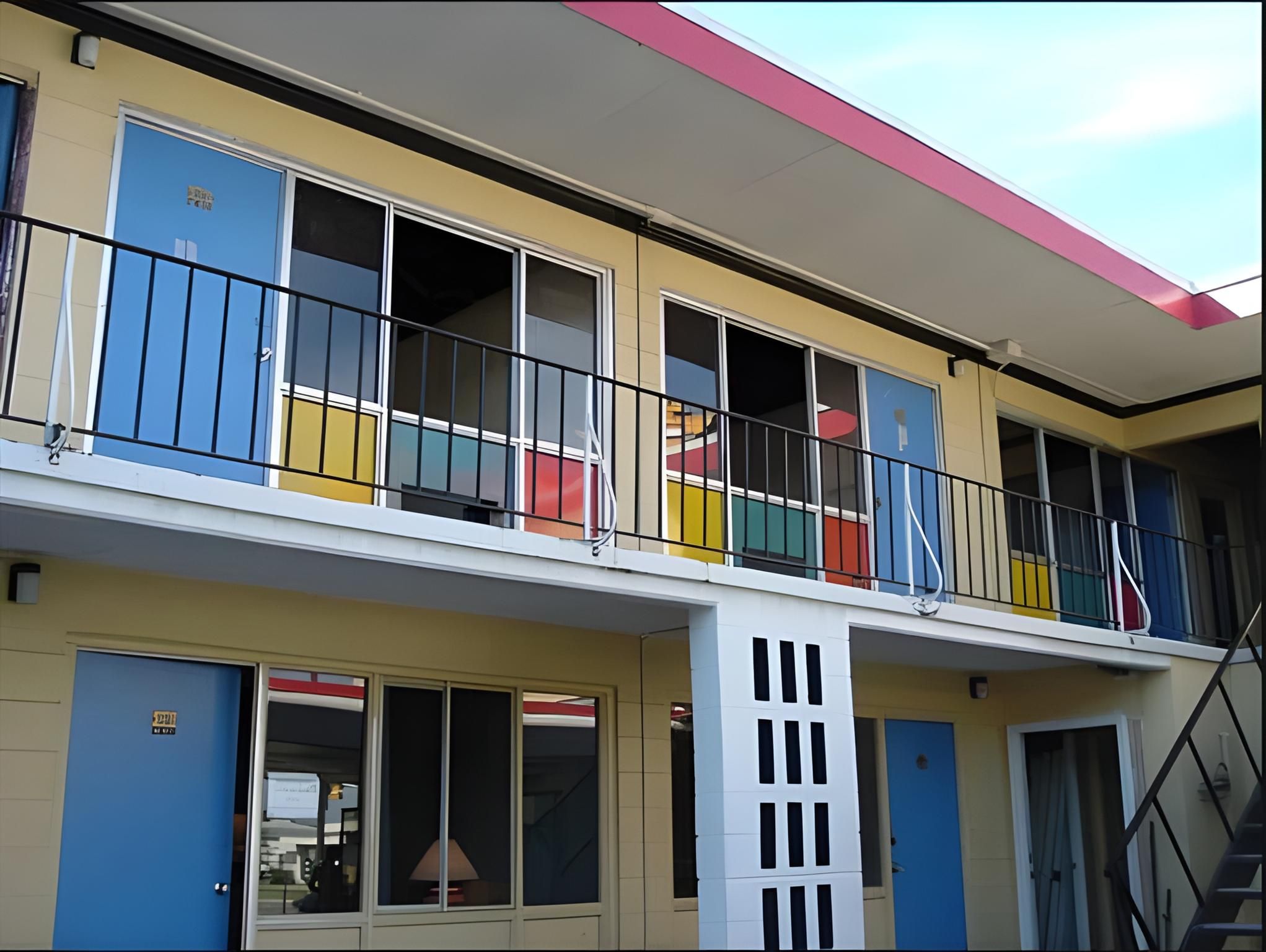 undefined The Thunderbird Inn 8