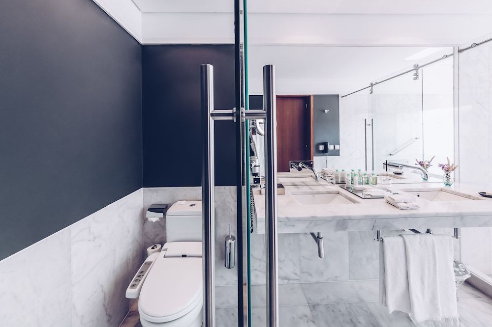 Convento do Espinheiro, Historic Hotel & Spa Grand Deluxe Design Double Room 5