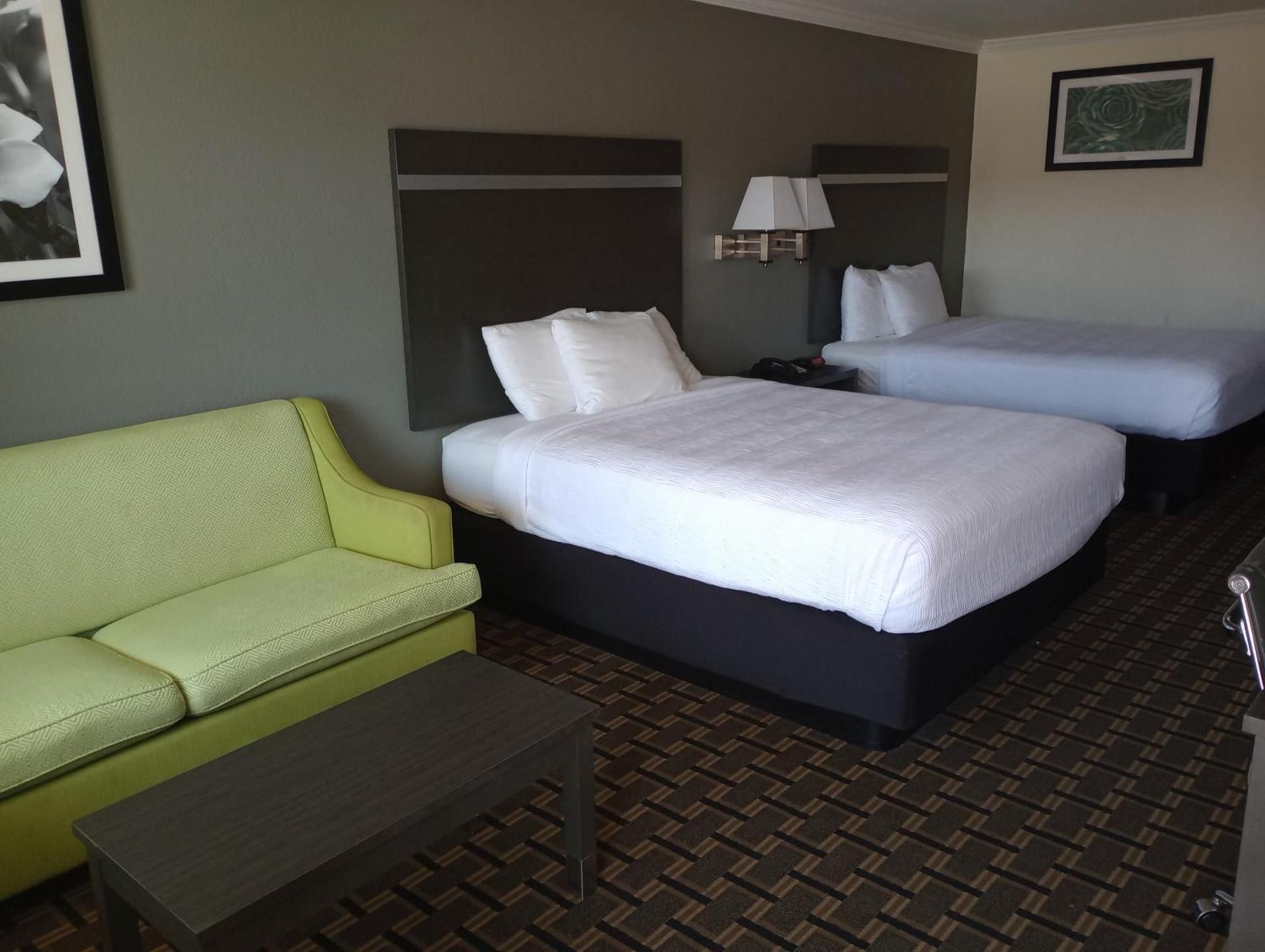 2 Queen Beds, Nonsmoking, Executive Room
