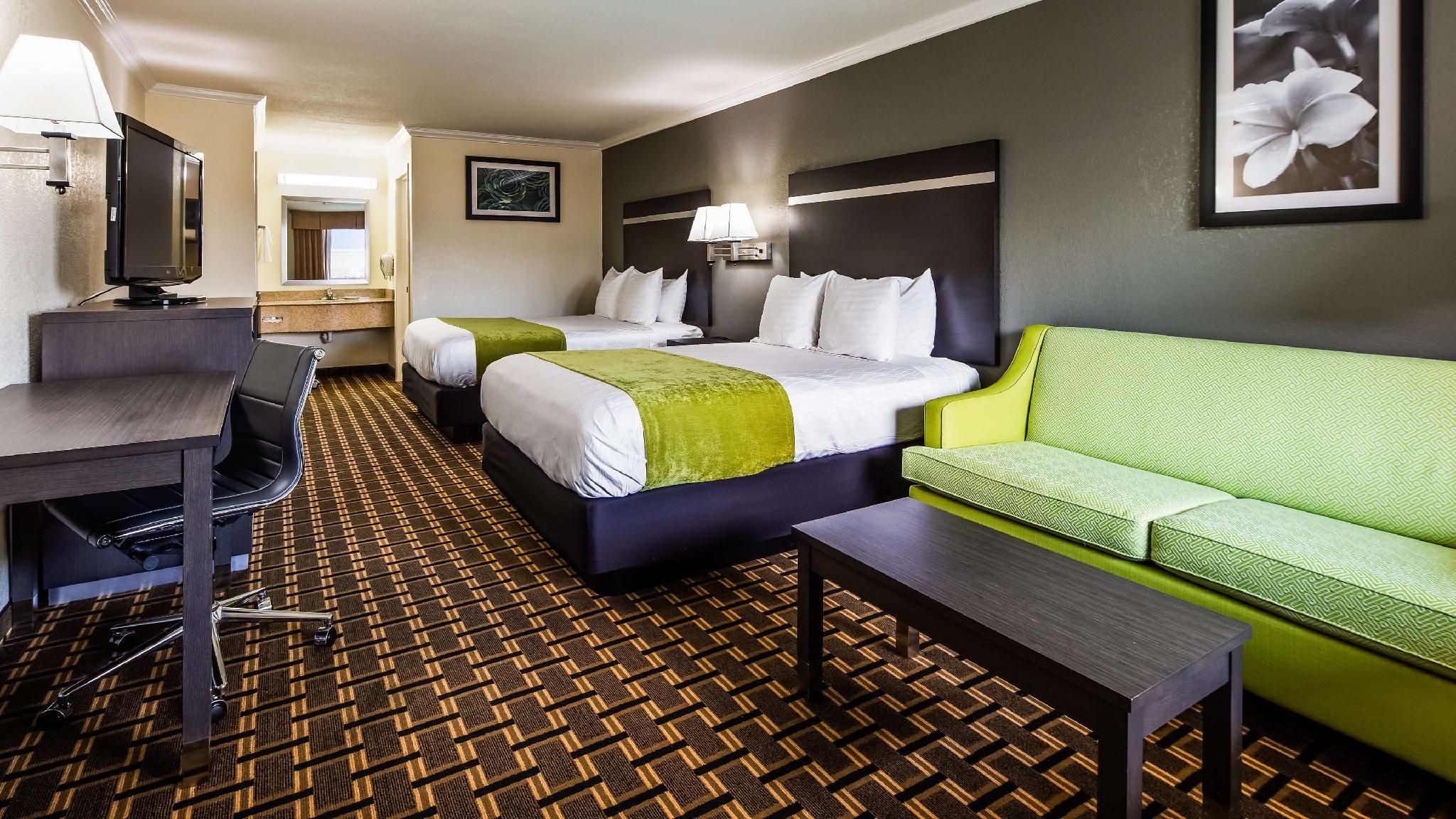 2 Queen Beds, Nonsmoking, Executive Room