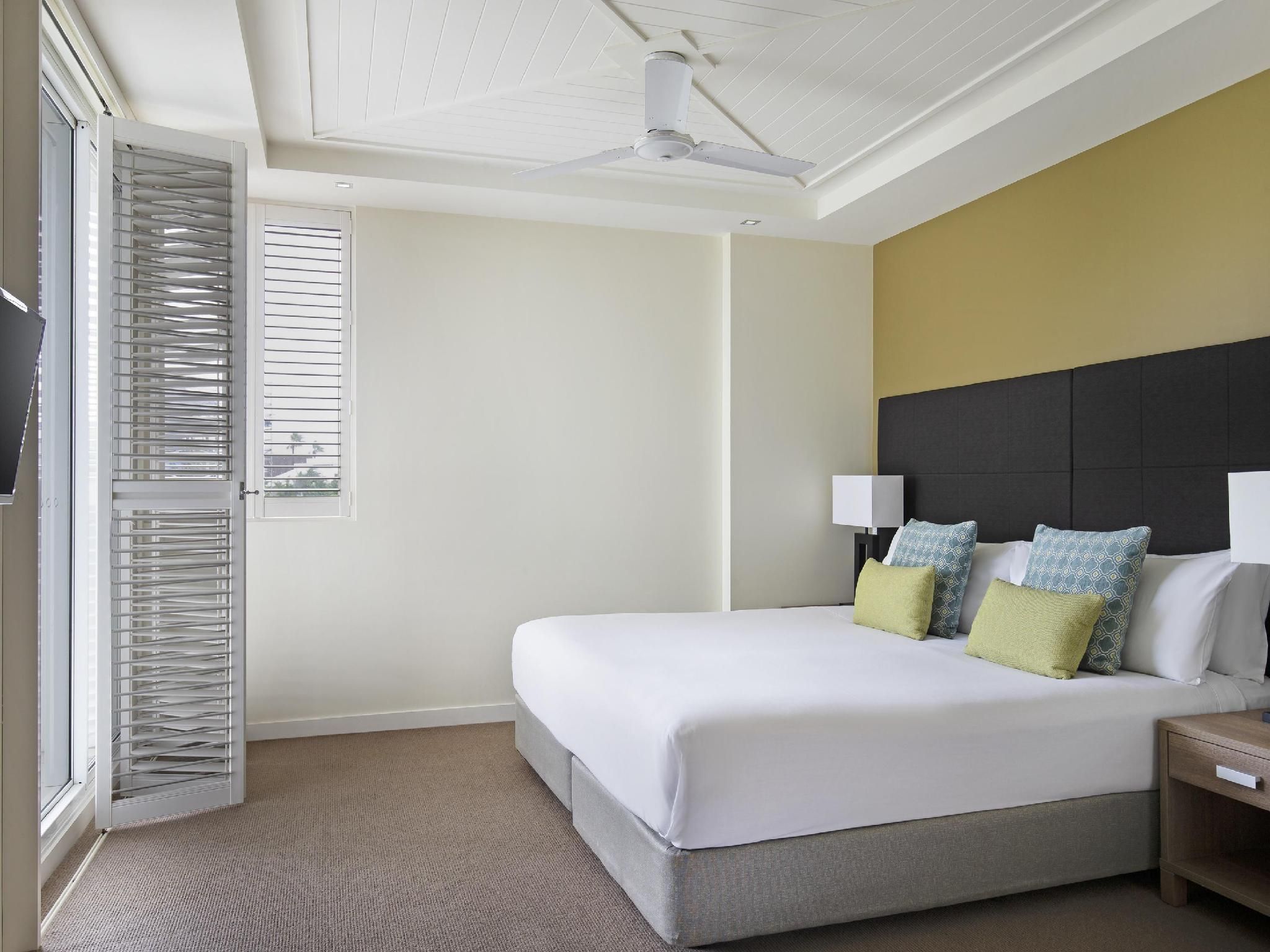 Mantra on Salt Beach Kingscliff 2 Bedroom Spa Suite Pool View