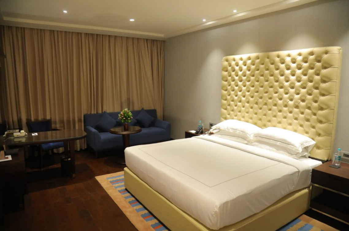 Luxury King Bed Room 