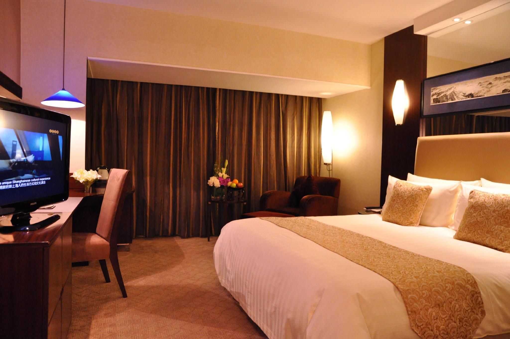 Deluxe Queen Room