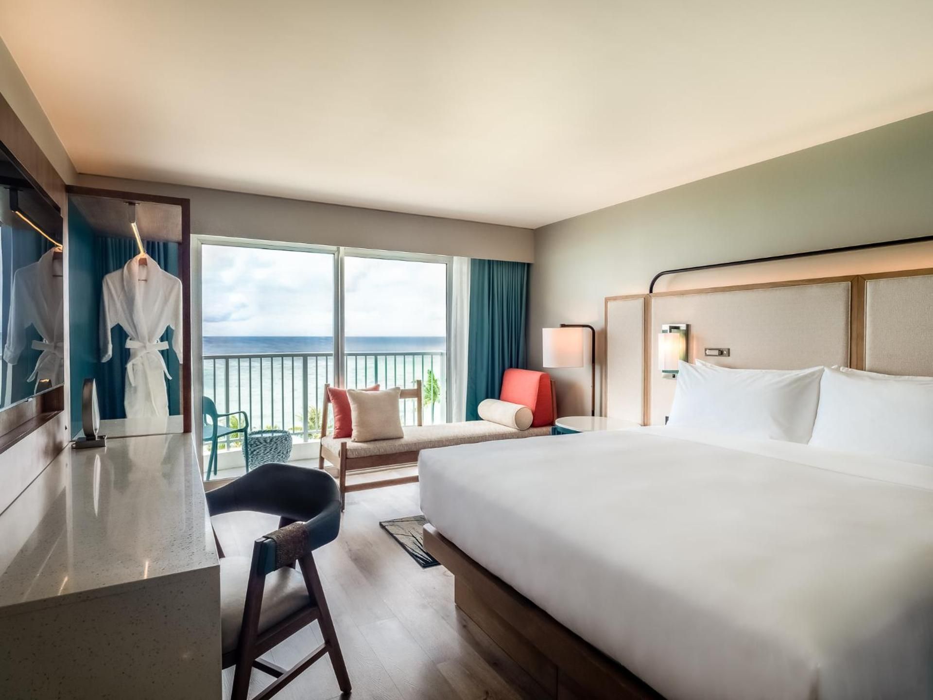 1 King Premium Ocean View