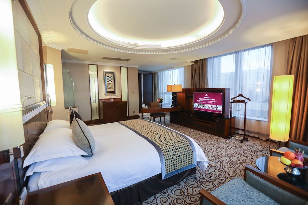 Grand Soluxe Zhongyou Hotel Shanghai Executive Deluxe Room 2