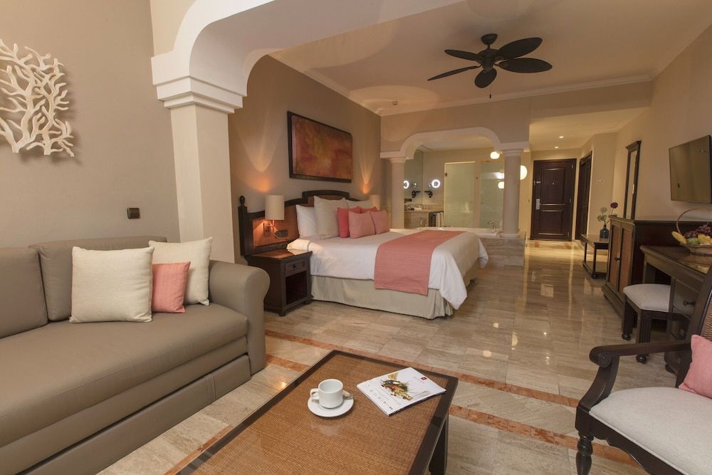 Grand Palladium Select White Sand Resort & Spa - All Inclusive Junior Suite Single use Garden View 2