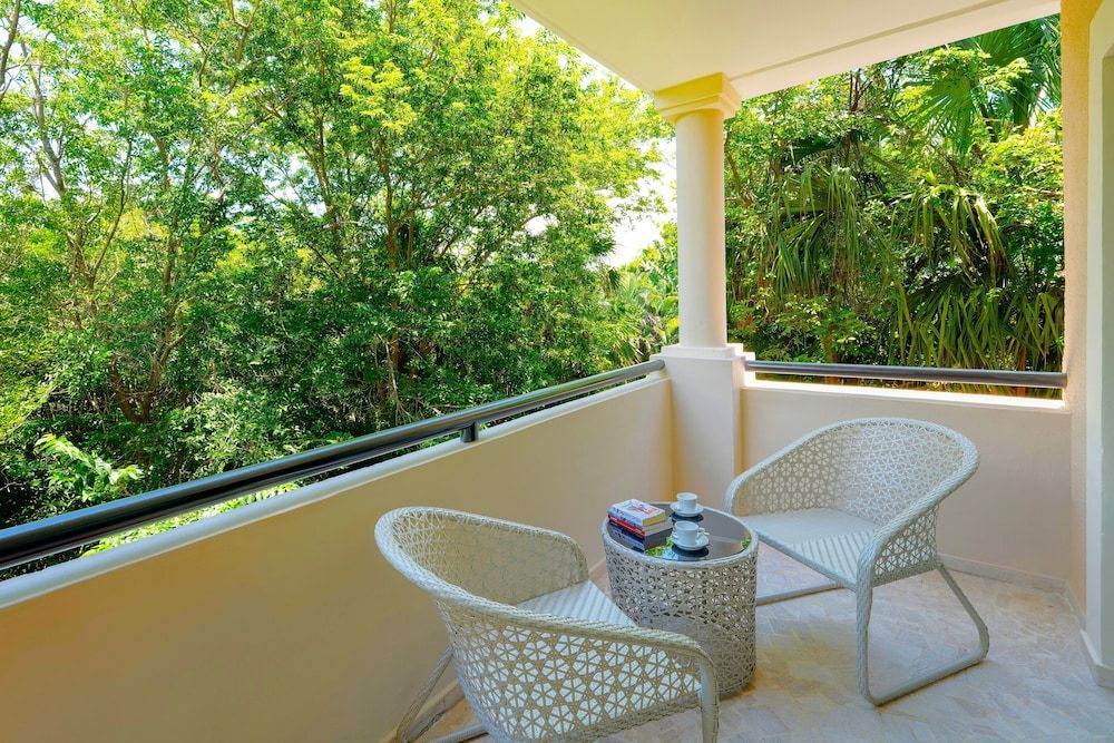 Grand Palladium Select White Sand Resort & Spa - All Inclusive Junior Suite Single use Garden View 3