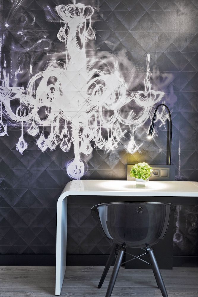 Renaissance®  Vienna Schönbrunn Hotel Classic Room, 2 Twin Beds 4