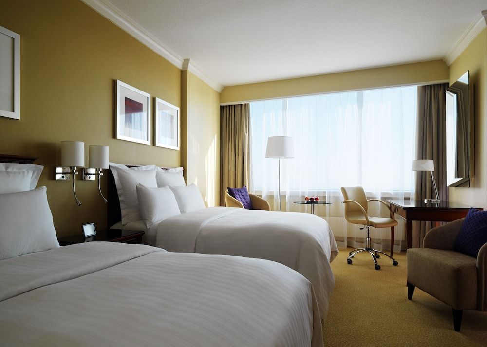 Deluxe Twin Room, 2 Double Beds, City View, High Floor