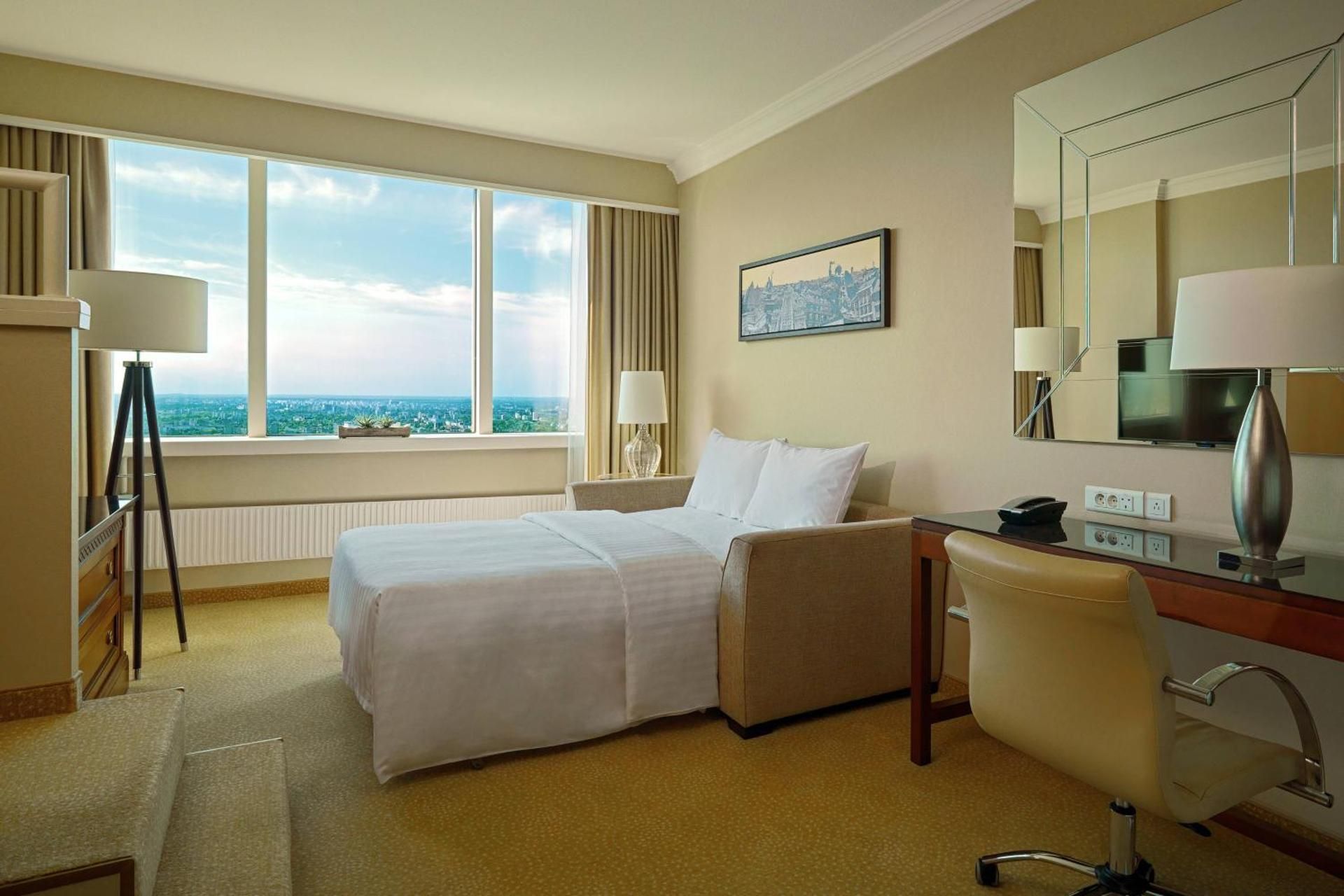 Bi-Level Suite
