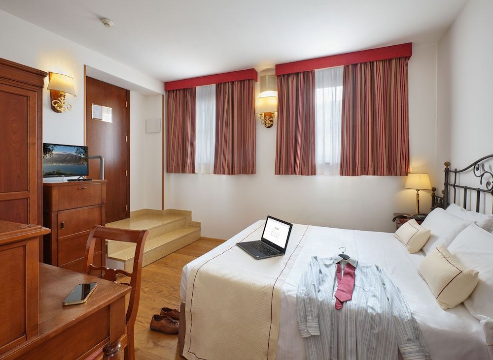 Basic Room, 1 Large Twin Bed