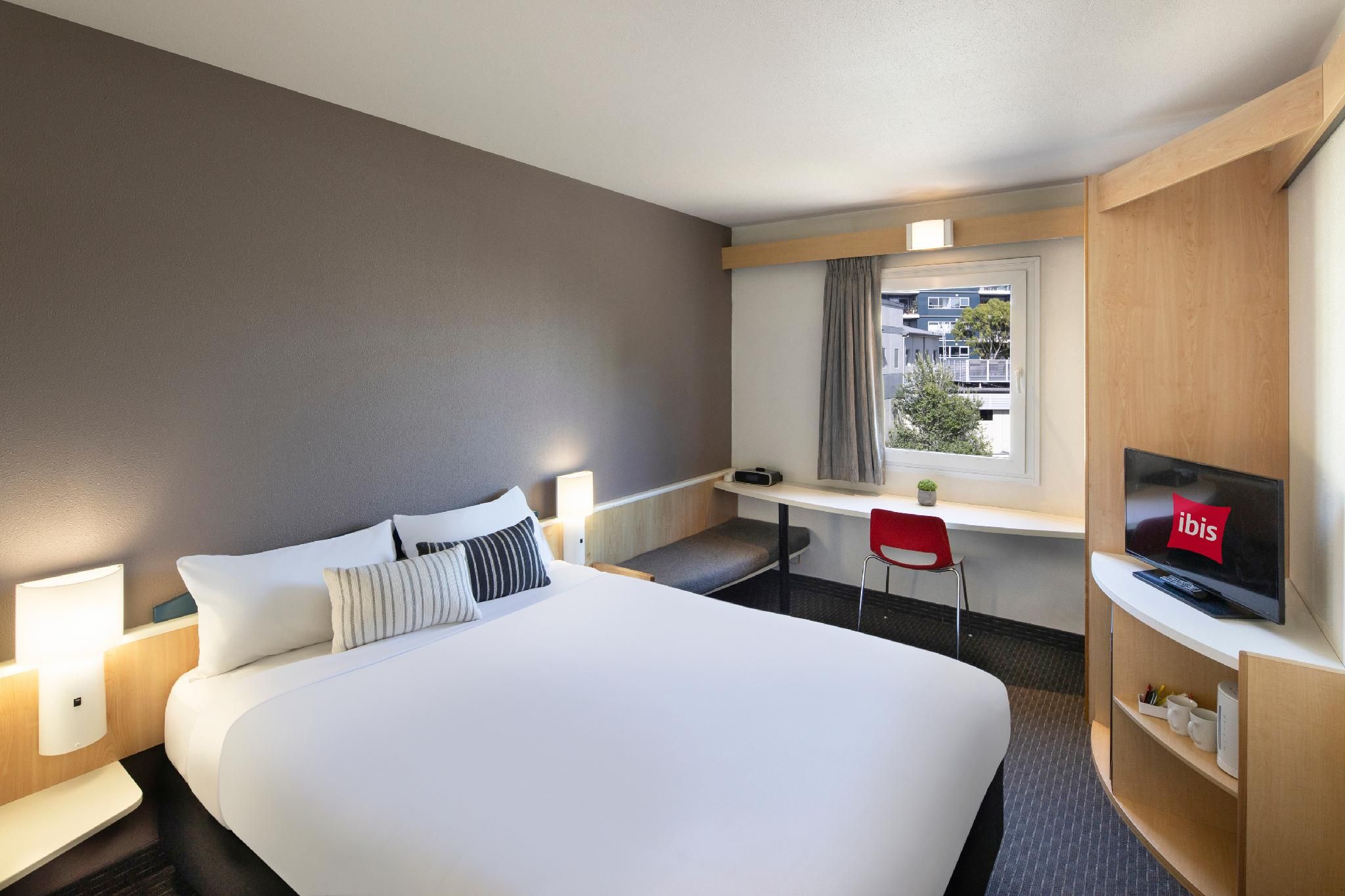 Standard Room with 1 Queen Bed