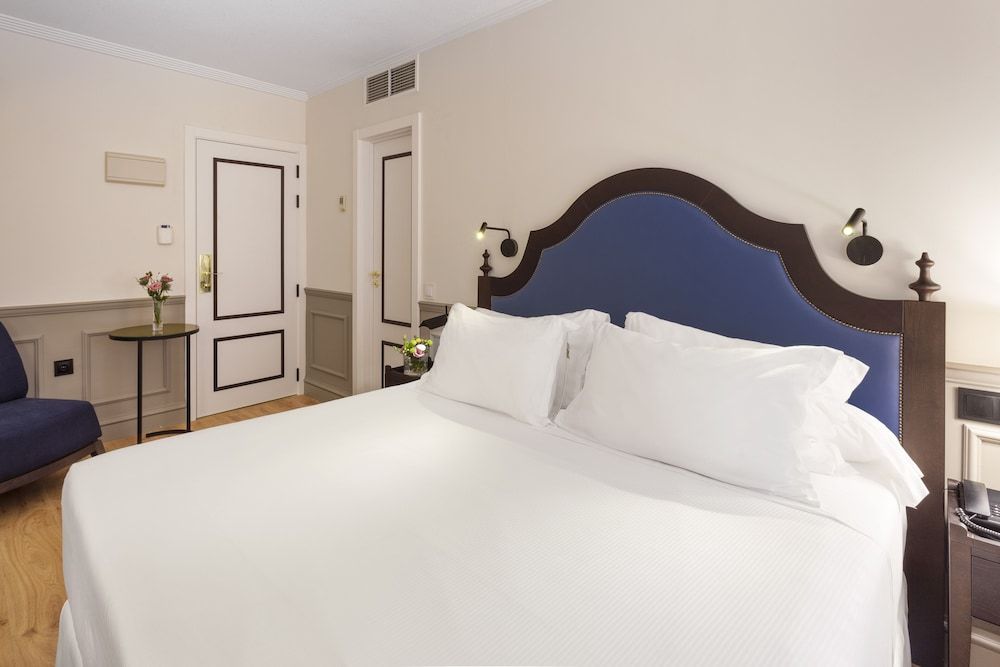 H10 Corregidor Boutique Hotel Double or Twin Room, Courtyard View 3