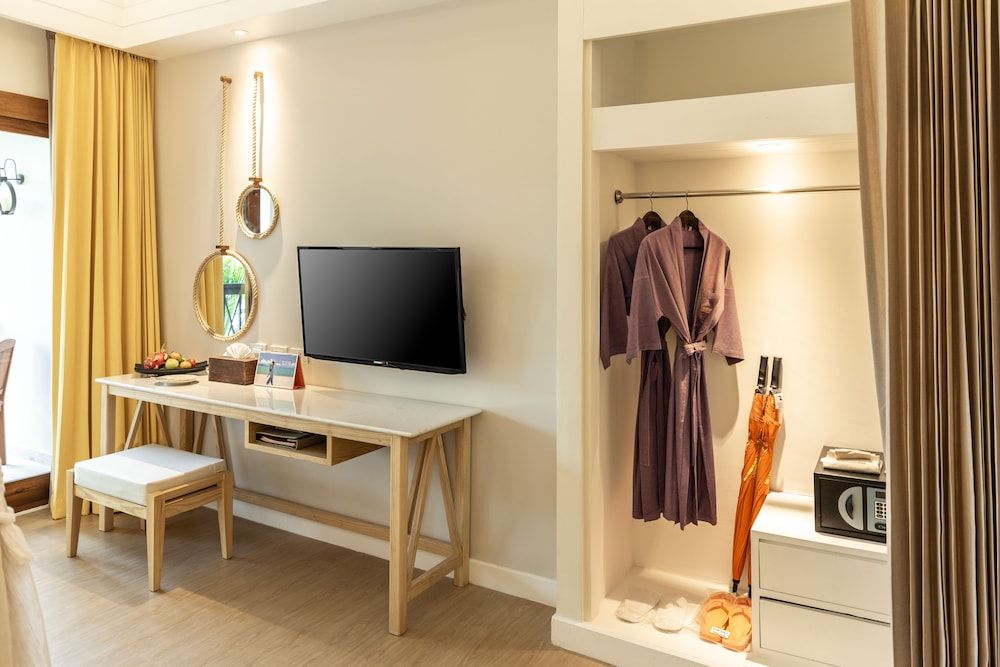 Bandara Spa Resort & Pool Villas, Samui Tropical Canopy 12